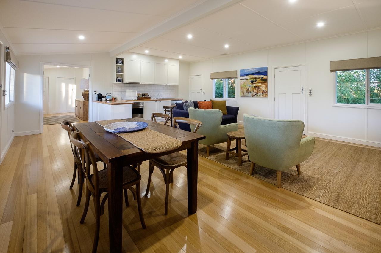 Goonoo Goonoo Station Hotel Tamworth Bagian luar foto The interior of a typical house