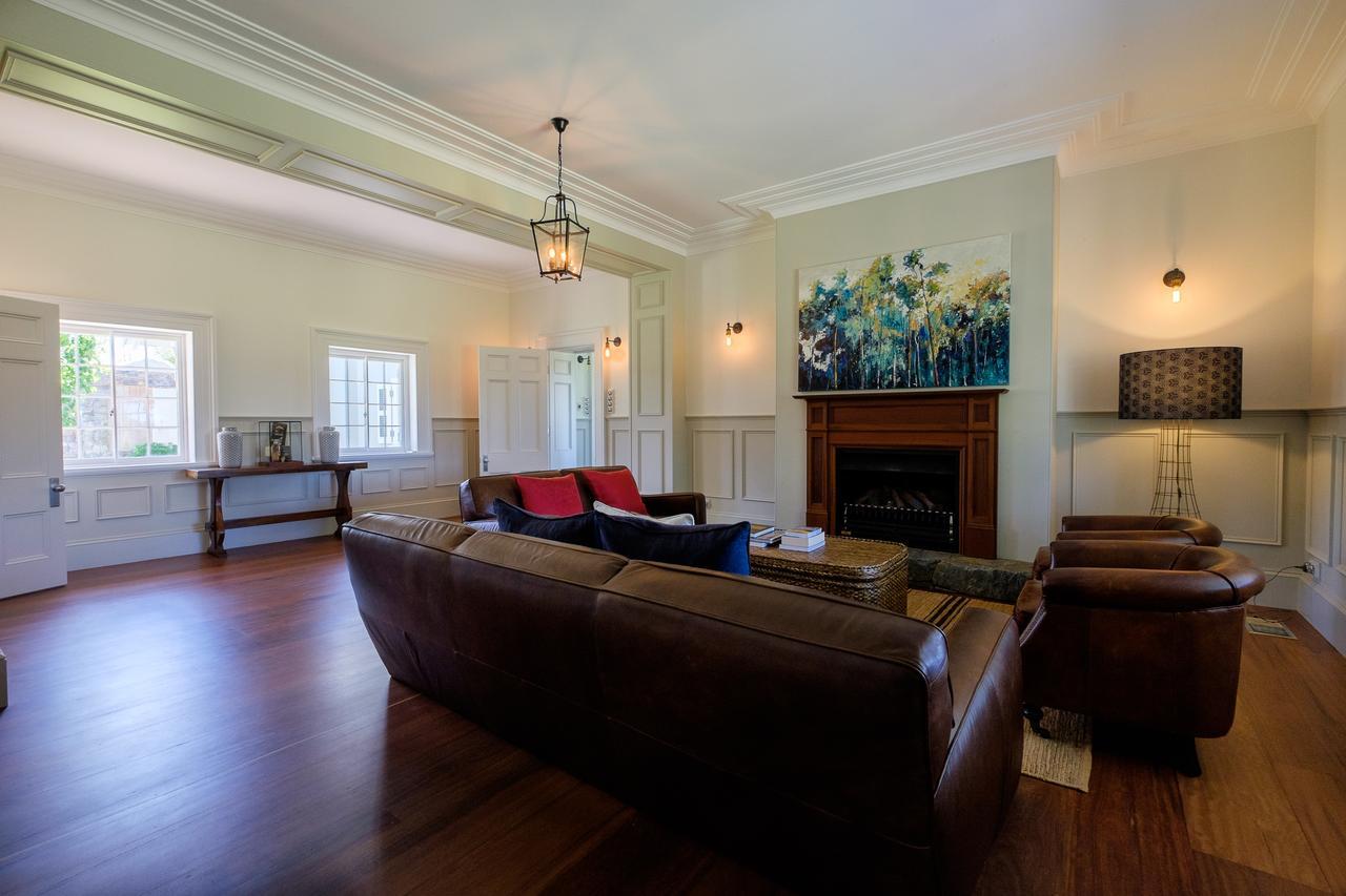 Goonoo Goonoo Station Hotel Tamworth Bagian luar foto The living room